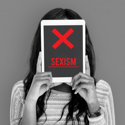 Τι κοινό έχουν οι σεξιστές, οι ηλικιακά προκατειλημμένοι και όσοι αμφισβητούν τα μοναχοπαίδια