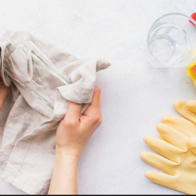 Το πανέξυπνο κόλπο της Martha Stewart για να εξαφανίζεις έναν φρέσκο λεκέ από λάδι στα ρούχα