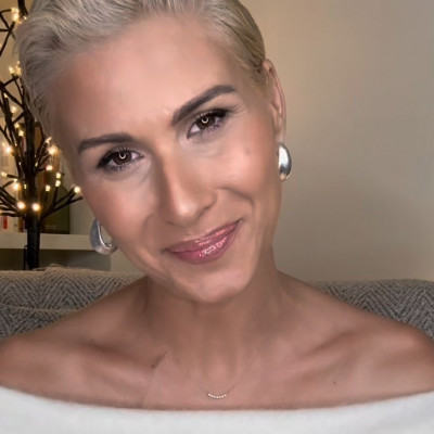 Χιλιάδες τα μηνύματα στήριξης στην Άννα Κανδαράκη μετά το βίντεο για τον καρκίνο: Το σχόλιο της Ρέβη