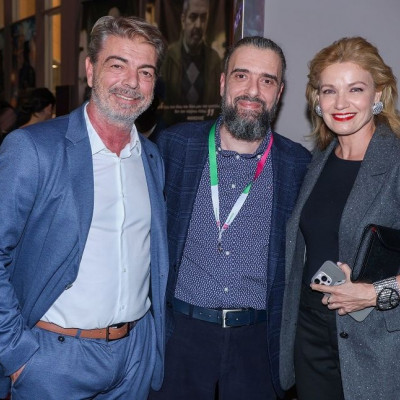 Aπό την πρεμιέρα του «Ριφιφί» κρατάμε το γκρι blazer της Παναγιώτας Βλαντή & βρίσκουμε παρόμοια