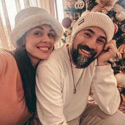 Η Ιωάννα Τριανταφυλλίδου απαθανάτισε τον Κίμωνα Κουρή με τον γιο τους: «Ο πιο γλυκός πιανίστας»