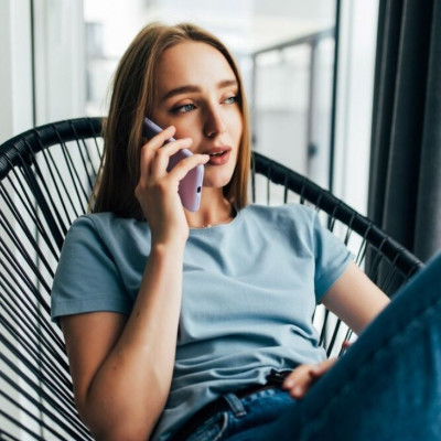 8 λόγοι να τηλεφωνείς αντί να στέλνεις μήνυμα