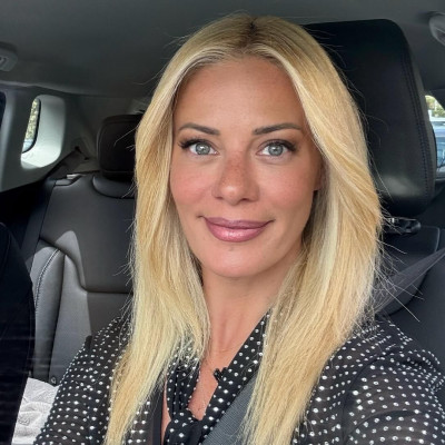 Τα πρώτα πλάνα: Η Ζέτα Μακρυπούλια τραγούδησε ξανά ως Αμαλία στο επετειακό «Στο Παρά Πέντε»