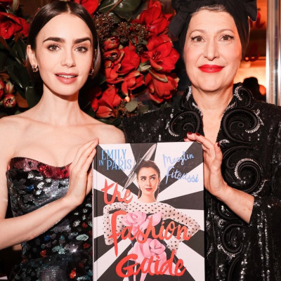 «Emily in Paris: The Fashion Guide»: Το νέο βίβλίο που κάθε stylish καρδιά θα αγαπήσει