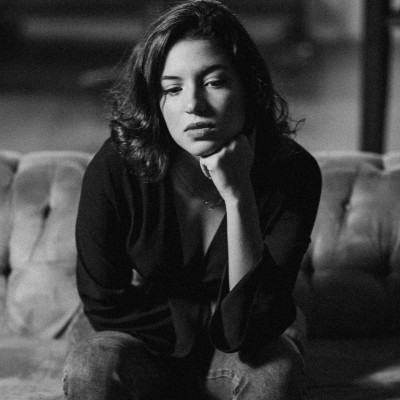 Οι άνθρωποι που κρατούν πάντα τους άλλους όρθιους έχουν συνήθως μια κοινή ιστορία