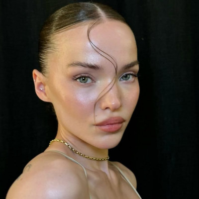 Go glam: 5 χτενίσματα που θα απογειώσουν τα outfits των γιορτών