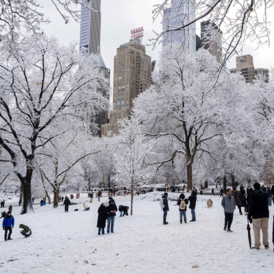 Τα πλάνα της χιονισμένης Νέας Υόρκης στο TikTok ήταν η comfort εικόνα που είχαμε ανάγκη στο feed μας