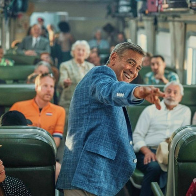 Να δεις το Jay Kelly του Netflix, αν μεγάλωσες με τον Clooney κι αν πάντα σε συγκινεί ο Sandler