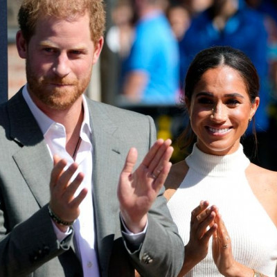 Για περίμενε: Ο πρίγκιπας Harry και η Meghan Markle ετοιμάζουν ρομαντική κομεντί;