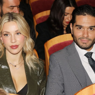 Καληφώνη - Μάστορας: Η θέα στην Ακρόπολη από το τεράστιο σαλόνι τους και το ιδιαίτερο beauty έπιπλο