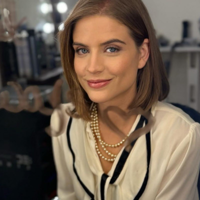 Η Δανάη Μιχαλάκη έκανε είσοδο στο TikTok με το viral χορευτικό από τα «Φιλαράκια»: Τα επικά σχόλια