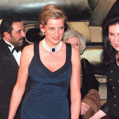 10 φορές που η Πριγκίπισσα Diana απέδειξε ότι είναι η απόλυτη μούσα των γιορτών