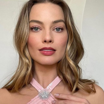 Τα 5 makeup μυστικά που κάνουν το καθημερινό look να δείχνει couture