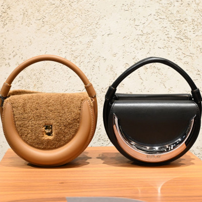 From practical to iconic: Τσάντες που φοριούνται από το πρωί μέχρι το βράδυ