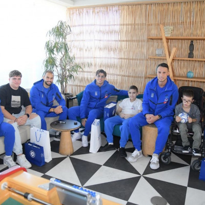 Τζόλης, Τετέι, Ρότα και Χατζηδιάκος έκαναν έκπληξη σε τρία παιδιά από το Make-A-Wish Ελλάδος (vid.)