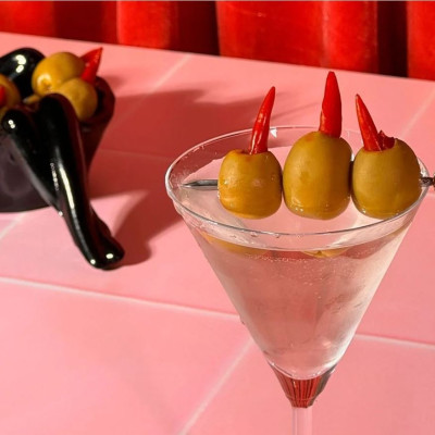 Οι πιο hot τάσεις στα cocktails για το 2026 έχουν ένα fashionable touch