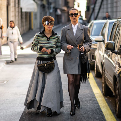 Μήπως το να ντυνόμαστε «υπερβολικά» είναι η νέα κανονικότητα το 2026;