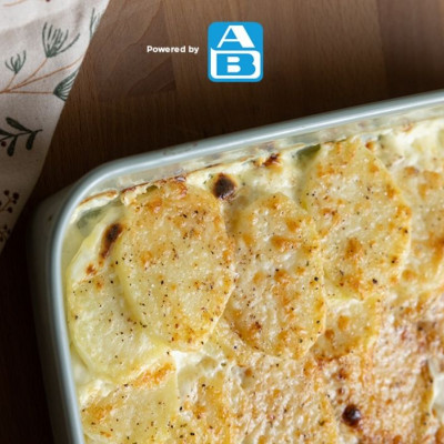 Οι πατάτες au gratin είναι το Xmas συνοδευτικό που γίνεται σε χρόνο express