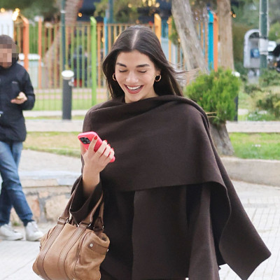 Το chic total brown look της Μελίνας Νικολαΐδη, λίγο πριν την αλλαγή του χρόνου