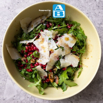 Η πιο εύκολη και γευστική Xmas σαλάτα που γίνεται στα (πολύ) γρήγορα