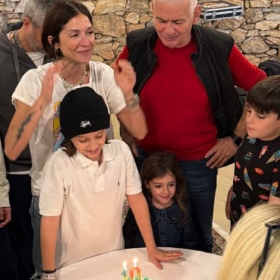 Σοφία Καρβέλα: Τα δύο πάρτι για τα 10α γενέθλια του γιου της Νέστορα & η αφιέρωση της γιαγιάς Βίσση