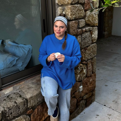 Η πλεξούδα της Δανάης Μπάρκας είναι το επόμενο χτένισμα που θα κάνουμε για all day εμφανίσεις