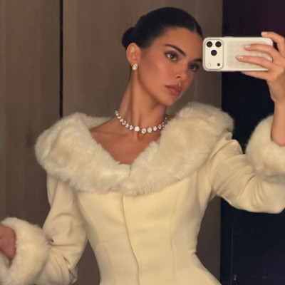 Cloud dancer manicure: Η Kendal Jenner επέλεξε για τα νύχια της το must χρώμα της χρονιάς