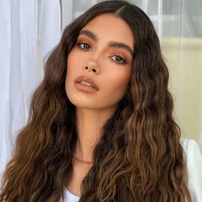 Teddy bear brunette: Το καραμελένιο καστανό θα είναι η huge τάση στα μαλλιά τους επόμενους μήνες