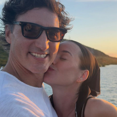 Katy Perry: Το φιλί με τον Trudeau, οι κοινές διακοπές με τον Bloom και μια ευτυχία χωρίς στερεότυπα