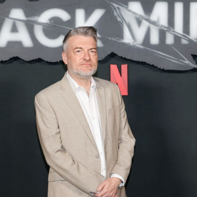Το Black Mirror επιστρέφει και ο Charlie Brooker υπόσχεται την πιο «Black» εκδοχή του μέχρι σήμερα