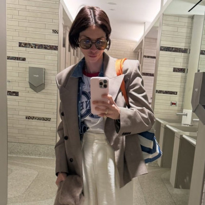 Η Σοφία Καρβέλα μάς δείχνει το σωστό layering για το κρύο