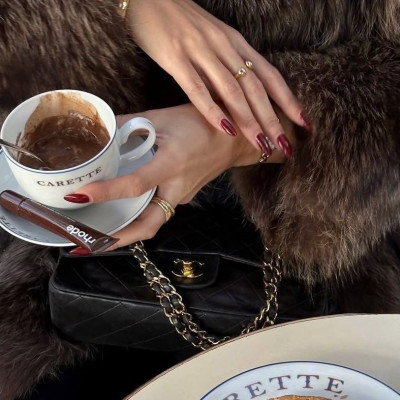 Winter essential: 7 κρέμες χεριών που μεταμορφώνουν την όψη και την αίσθηση της επιδερμίδας