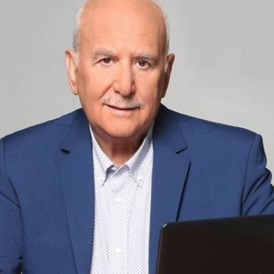 Χωρίς σεβασμό, χωρίς ντροπή στη μνήμη του Γιώργου Παπαδάκη: Από το ιατρικό απόρρητο στη διαφήμιση ΑΙ