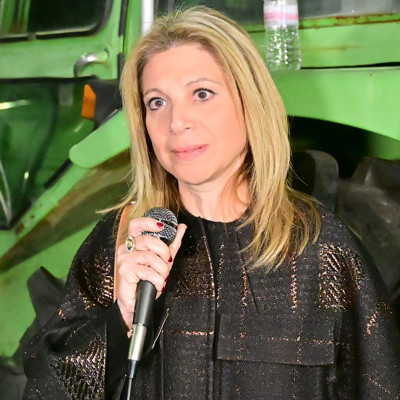 Τη Μαρία Καρυστιανού θα την κρίνουμε για τις απόψεις της ή για τα ρούχα της; Το παλτό & η παραίτηση