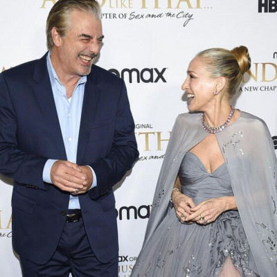 Carrie vs Big: To «αιχμηρό» σχόλιο του Chris Noth που γκρέμισε το είδωλο της Sarah Jessica Parker