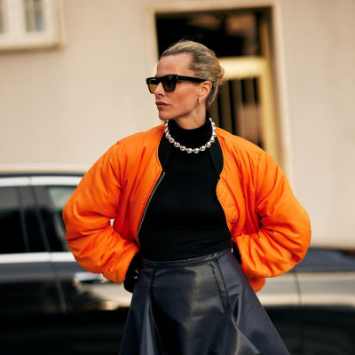 8 puffer jackets για stylish βόλτες το Σαββατοκύριακο