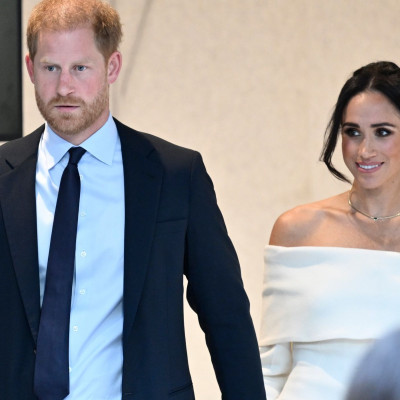 H επιστροφή του Harry στην Αγγλία, η δικαστική διαμάχη και τα 2 σπάνια στιγμιότυπα με την Meghan