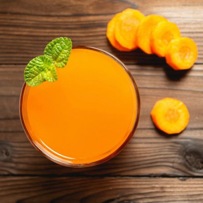 Τα οφέλη του χυμού καρότου για την υγεία και η σύγκρισή του με το ολόκληρο αυτό super food