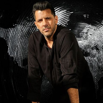 Ο Θοδωρής Φέρρης το μουσικό φαινόμενο της χρονιάς και τα 11 τραγούδια του άλμπουμ του το φανερώνουν