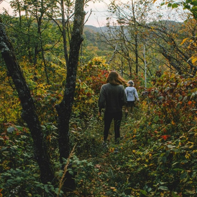 Επιτέλους, ένα fitness trend που αξίζει να δοκιμάσεις: το 6-6-6 Walking Challenge