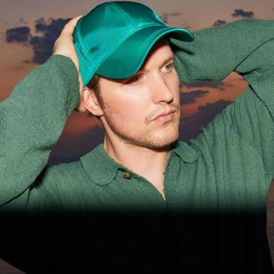 1000 λόγοι να ακούσεις «ALLI MIA MERA» τη μουσική του Leon of Athens & 1 βασικός: να τον ανακαλύψεις