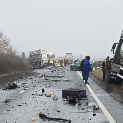 Συγκλονίζει η τραγωδία με 7  Έλληνες νεκρούς φιλάθλους: Ξύπνησαν οι μνήμες του 1999 στα Τέμπη