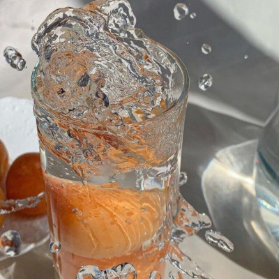 Να πίνεις νερό που έχει μείνει έξω;