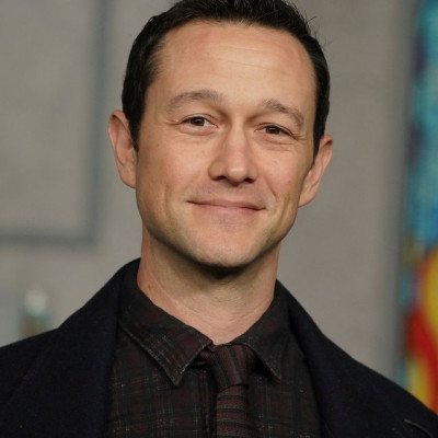 Όταν η Τεχνητή Νοημοσύνη μεγαλώνει τα παιδιά: Ο Joseph Gordon-Levitt ζητά όρια πριν να είναι αργά