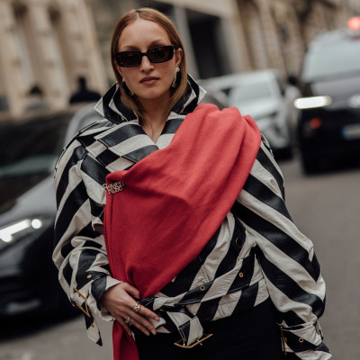 To αιώνιο debate στο προσωπικό στυλ: Μονοχρωμία με neutral αποχρώσεις ή έντονα χρώματα και prints