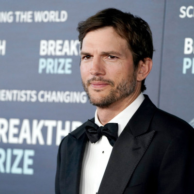 Ο Ashton Kutcher έχει γενέθλια, γίνεται 48 ετών και αυτές είναι 8 must-watch ταινίες του