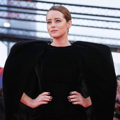 Η Claire Foy αποκαλύπτει ότι πάλευε με παράσιτα για πέντε χρόνια: «Δεν ήξερα τι μου συνέβαινε»