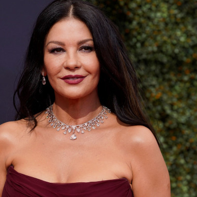 Η Catherine Zeta-Jones επιστρέφει πιο «σκοτεινή» από ποτέ στο ψυχολογικό θρίλερ «Cupid»