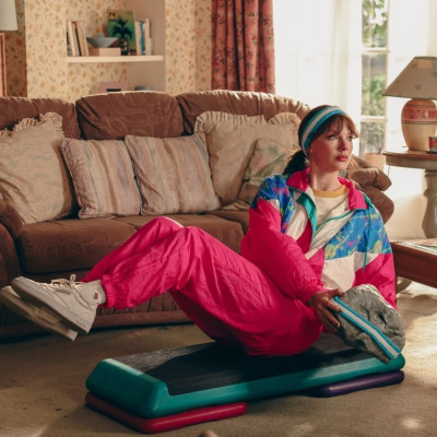 Τα λευκά sneakers που λατρεύει και η Taylor Swift είναι το απόλυτο διαχρονικό παπούτσι