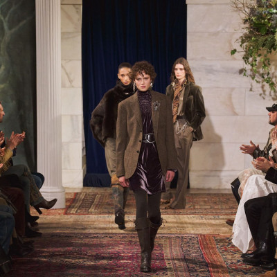 NYFW: Το show Ralph Lauren με την Gigi Hadid και το front row με τις Anne Hathaway & Lana Del Ray